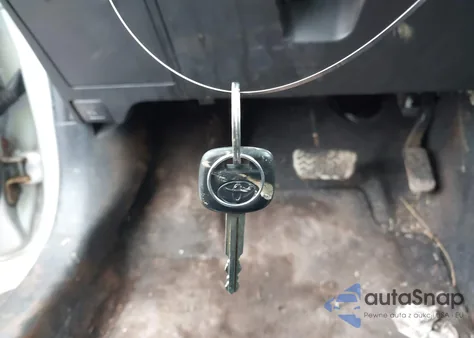 2009 Toyota Yaris z USA, uszkodzony, nr VIN JTDBT903694041981